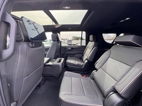 New 2025 Chevrolet Suburban Premier AWD/4WD image 9