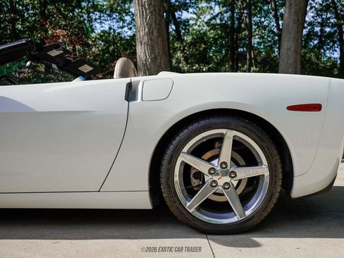 Used 2005 Chevrolet Corvette Convertible w/ Preferred Equipment Group RWD image 5