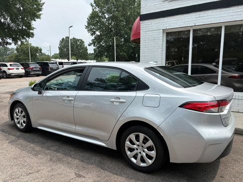 Used 2025 Toyota Corolla LE FWD image 7