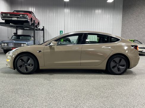Used 2019 Tesla Model 3 Long Range AWD/4WD image 2