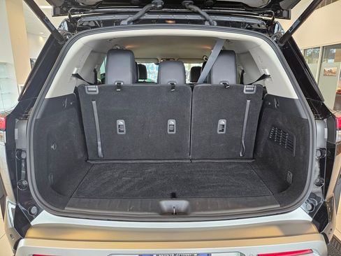 Used 2025 Nissan Pathfinder SL AWD/4WD image 31