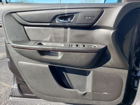 Used 2017 Chevrolet Traverse Premier image 13