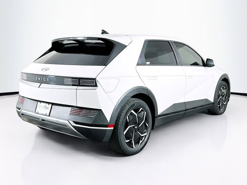 Used 2024 Hyundai Ioniq 5 SEL RWD image 9