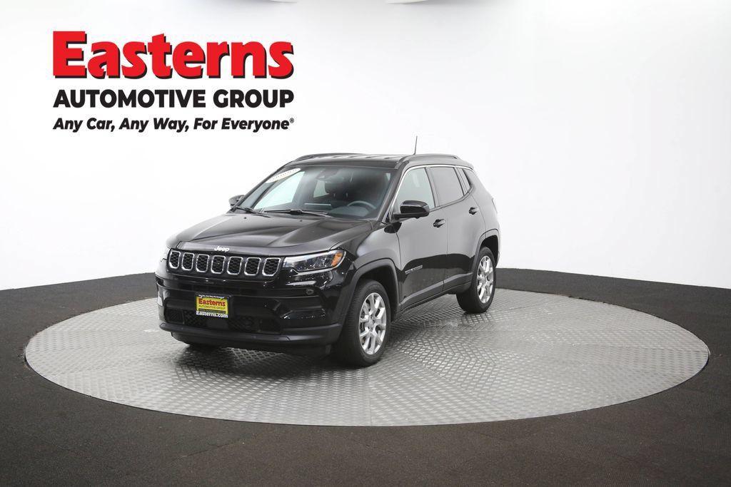 Used 2024 Jeep Compass Latitude AWD/4WD image 53