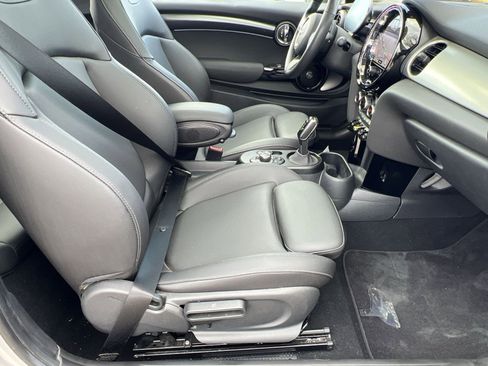 Certified 2024 MINI Cooper SE image 30