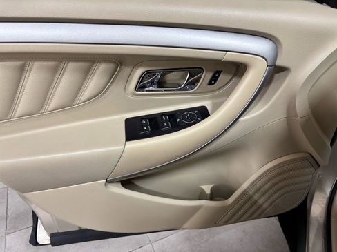 Used 2018 Ford Taurus SE image 17