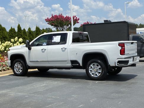 Used 2024 Chevrolet Silverado 2500 High Country w/ High Country Premium Package AWD/4WD image 10
