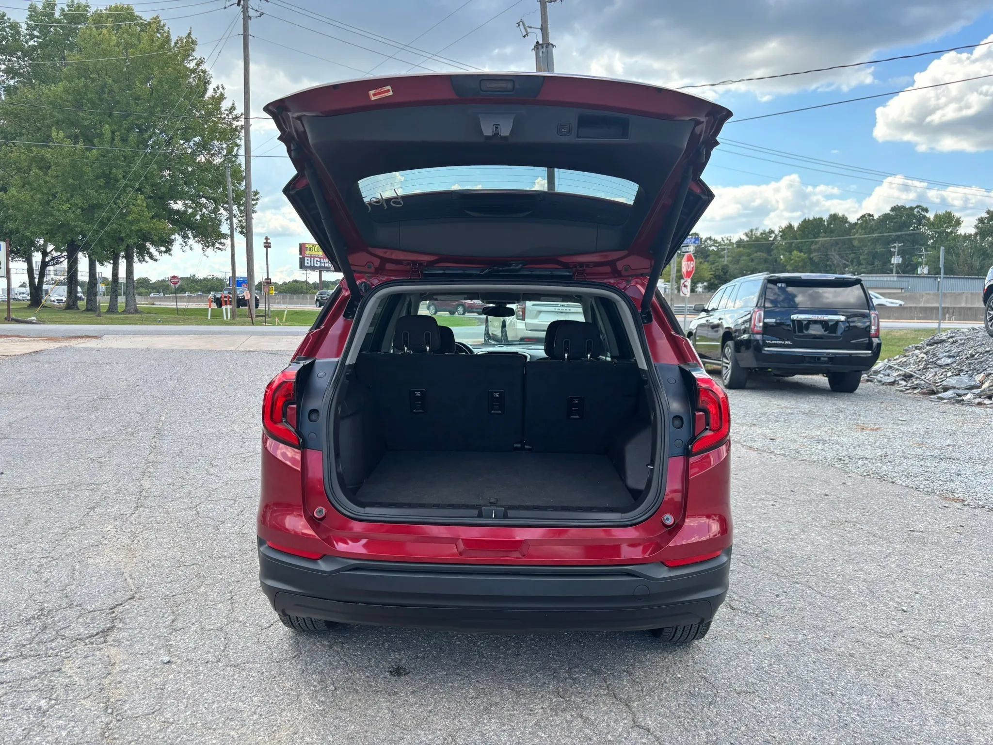 Used 2019 GMC Terrain SLE w/ Driver Convenience Package FWD image 15
