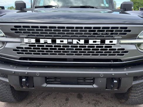 Used 2023 Ford Bronco Badlands w/ Sasquatch Package AWD/4WD image 12