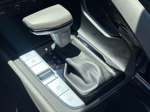 Certified 2025 Hyundai Elantra SEL FWD image 22