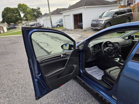 Used 2017 Volkswagen Golf SEL image 21