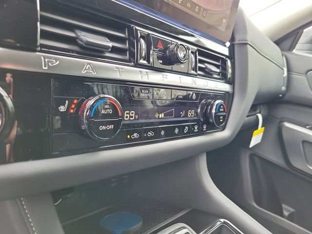 New 2026 Nissan Pathfinder SL FWD image 17