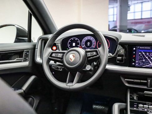 Certified 2025 Porsche Cayenne image 19