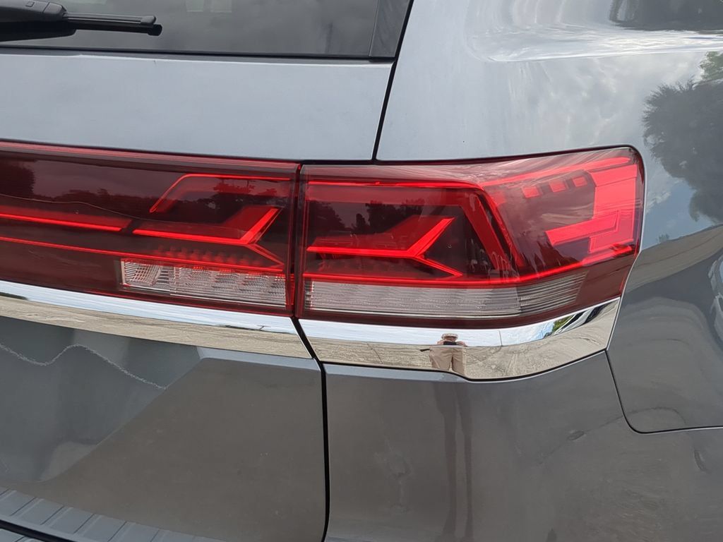 Certified 2024 Volkswagen Atlas SE FWD image 8