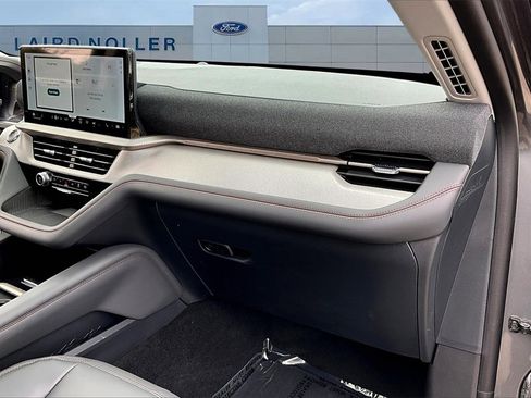 New 2025 Ford Explorer Active w/ Active Comfort Package image 30