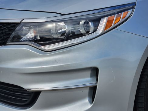 Used 2017 Kia Optima LX w/ Option Group 014 image 9