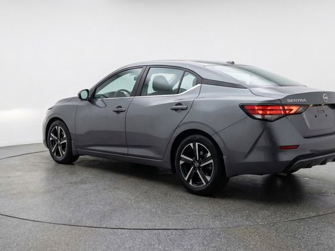 Used 2025 Nissan Sentra SV image 6