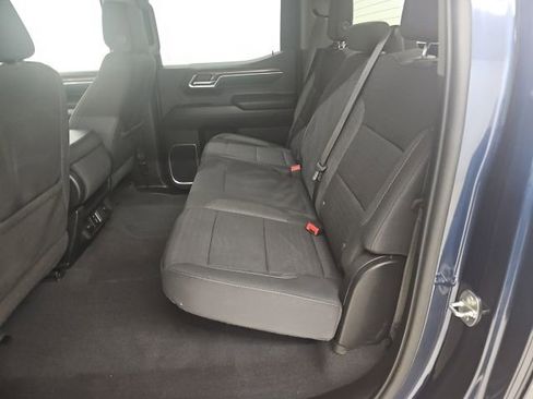 Used 2022 Chevrolet Silverado 1500 LT AWD/4WD image 3