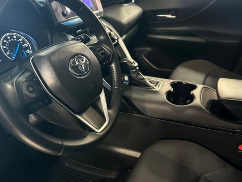 Used 2024 Toyota Venza LE AWD/4WD image 12