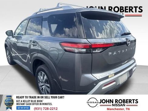Used 2023 Nissan Pathfinder SL AWD/4WD image 3