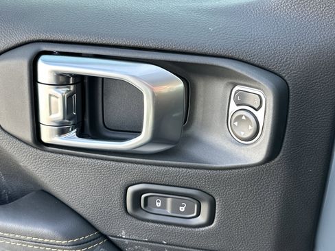 New 2026 Jeep Gladiator Sahara image 13