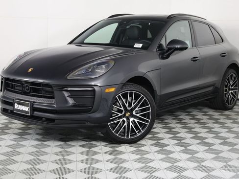 Certified 2026 Porsche Macan AWD/4WD image 1