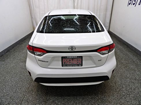 Used 2021 Toyota Corolla LE FWD image 5