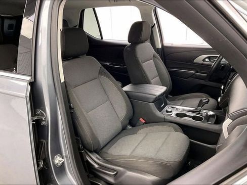 Used 2020 Chevrolet Traverse LT FWD image 7