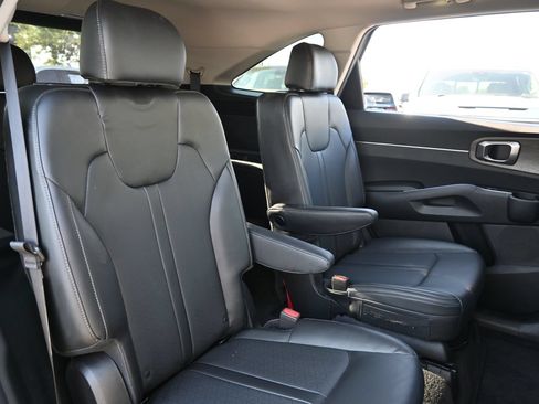 Used 2023 Kia Sorento EX w/ Panoramic Sunroof Package FWD image 25