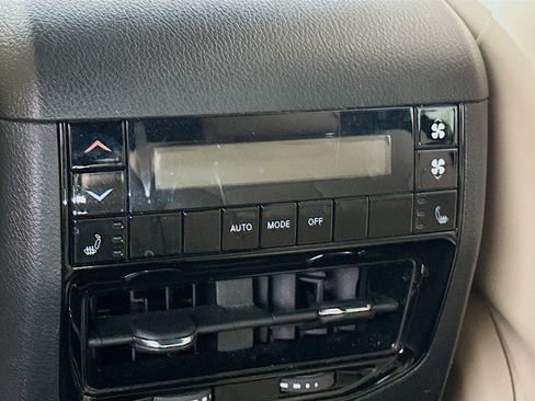 Used 2023 Jeep Grand Cherokee L Limited RWD image 27