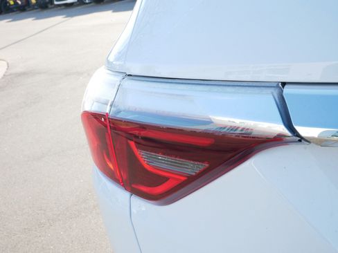 Used 2024 Buick Enclave Premium image 17