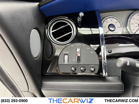 Used 2019 Rolls-Royce Dawn image 43