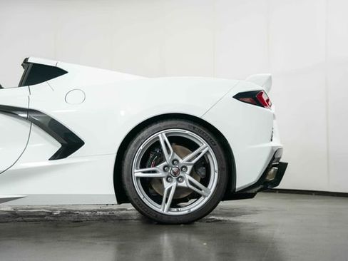 Used 2021 Chevrolet Corvette Stingray Premium Cpe w/ Z51 Performance Package RWD image 13