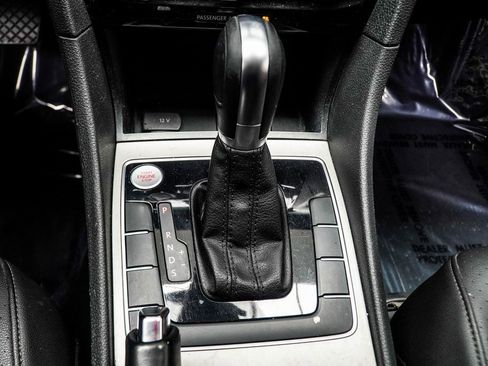 Used 2021 Volkswagen Passat 2.0T SE image 19