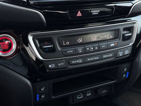 Used 2025 Honda Ridgeline Black Edition image 11