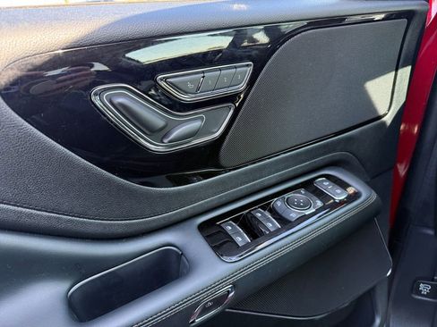Used 2025 Lincoln Aviator 2WD image 17