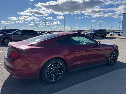 Used 2015 Ford Mustang Coupe image 3