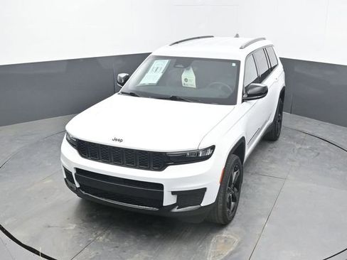 Used 2023 Jeep Grand Cherokee L Laredo image 46