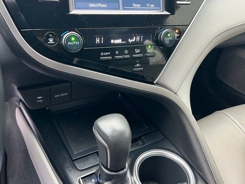 Used 2018 Toyota Camry XSE image 20