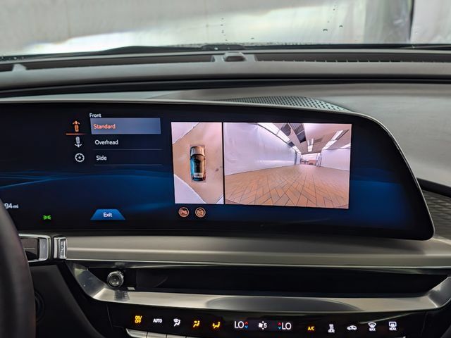 Used 2023 Cadillac Lyriq 2WD image 35