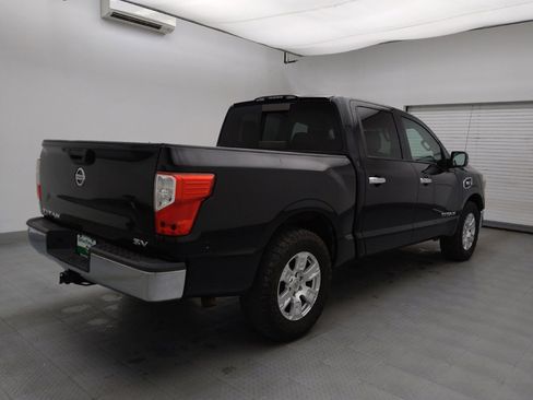 Used 2017 Nissan Titan SV RWD image 9