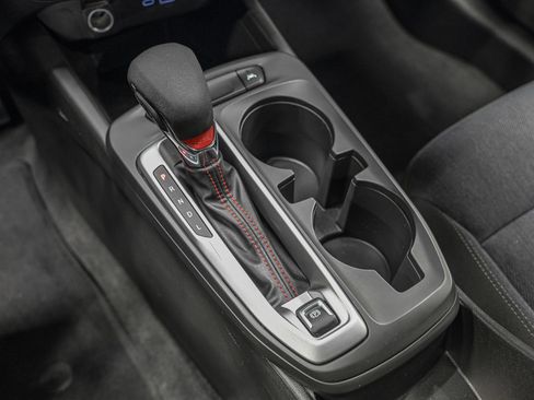 Used 2024 Chevrolet Trax RS image 25