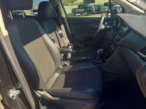 Used 2022 Buick Encore Preferred image 29