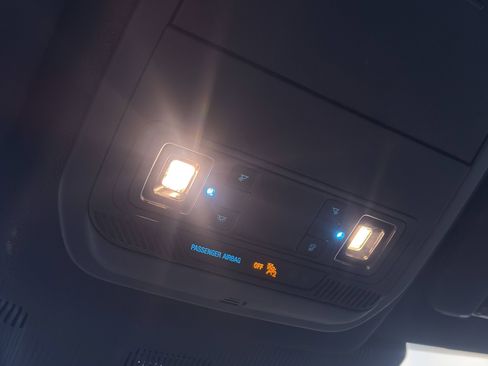 Used 2025 Ford Explorer ST-Line w/ ST-Line Street Pack image 34