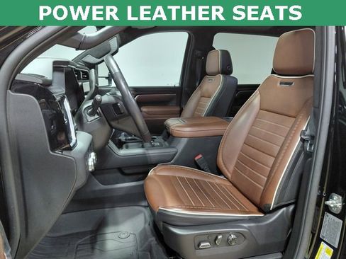 Used 2025 GMC Sierra 2500 Denali Ultimate image 3