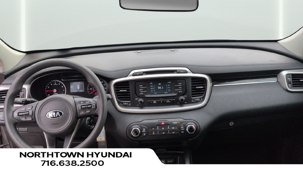 Used 2018 Kia Sorento FWD V6 image 10