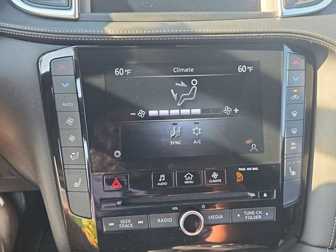 Used 2023 INFINITI QX50 Luxe FWD image 18