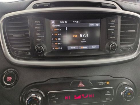 Used 2019 Kia Sorento EX image 22