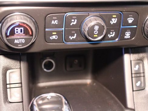 Used 2019 GMC Acadia SLE image 28