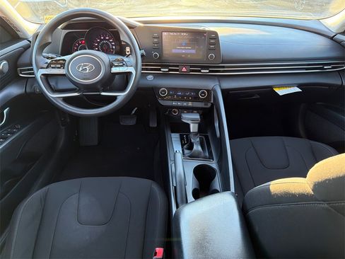 Used 2021 Hyundai Elantra SEL w/ Cargo Package image 22